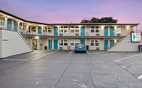 Hotel Point Loma
